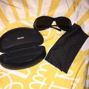 Prada sunglasses 😎